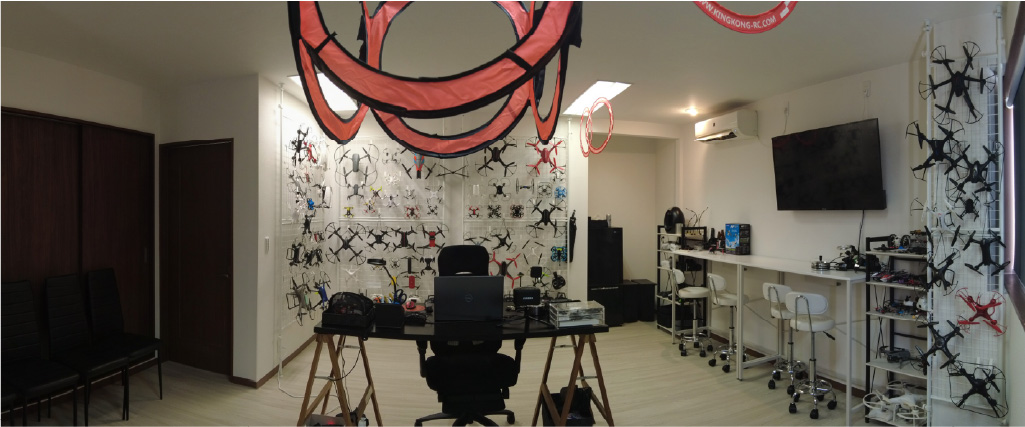 What is DRONEHOLIC Cafe?