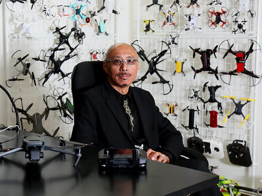 DRONEHOLIC cafe 代表　相馬　仁［JIN］