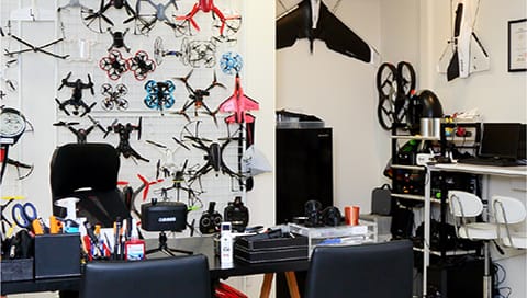 包括飛行申請に必要な最低限の基礎知識と基礎技術を習得していただくコースです。